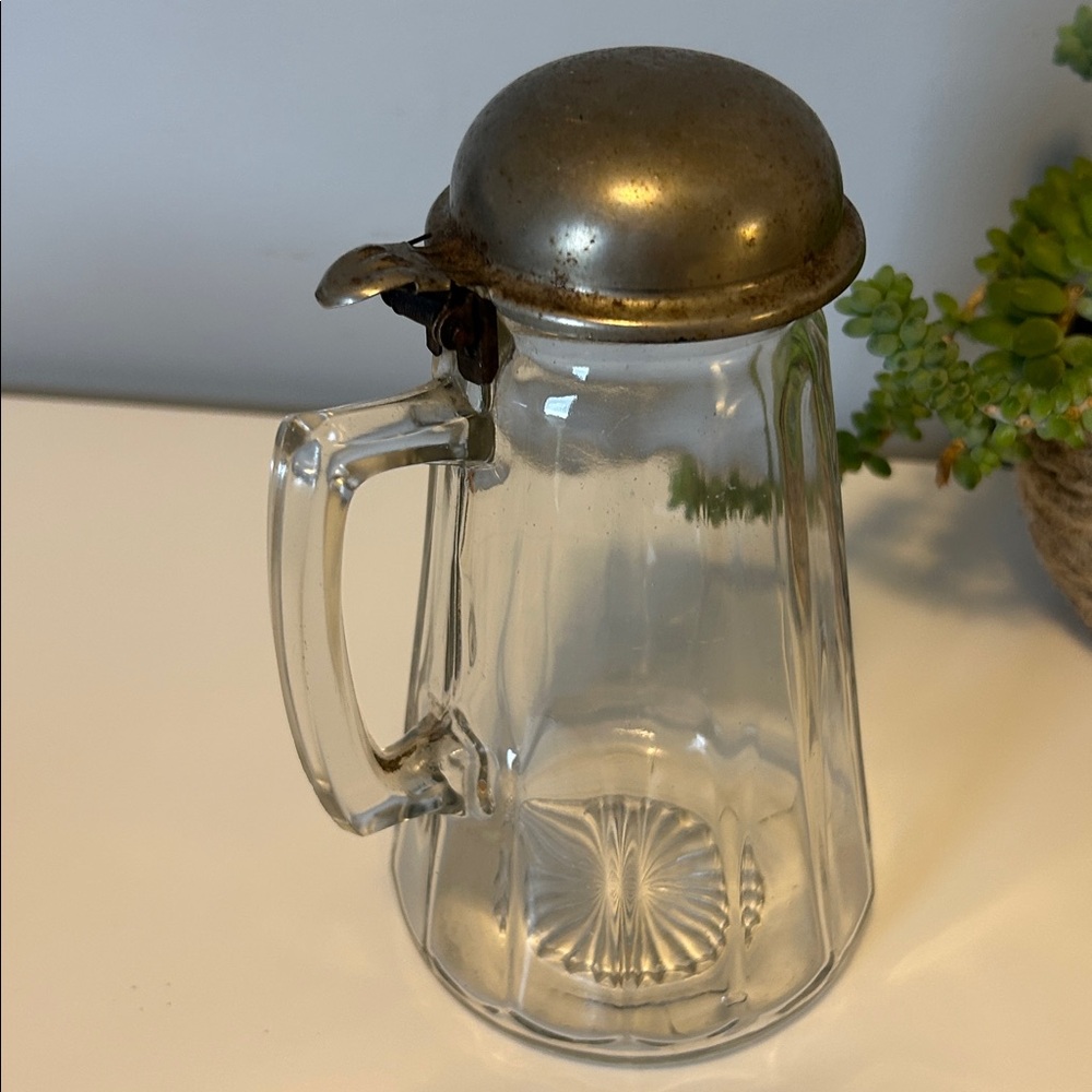 Vintage Pressed Glass Syrup Pitcher Metal Flip Lid
Starburst Base